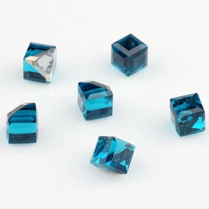 Detalle de cuentas cuadradas de cristal azul oscuro facetado de 6mm para joyería DIY
