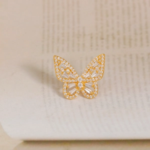 Eleganter goldener Schmetterlingsbrosche mit Kristallen für Damenanzüge und Kleider