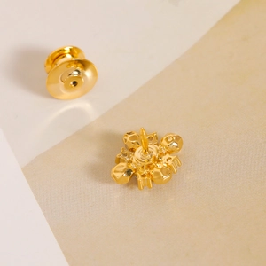 Exquisite geometric gold brooch pin with cubic zirconia and metal butterfly clutch back