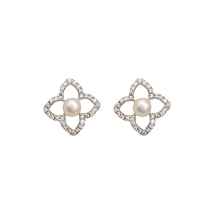 Pendientes de trébol de plata con perlas blancas naturales y circonitas brillantes
