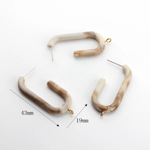 U-shaped acetic acid resin geometric earrings accessories with tortoise shell marble pattern