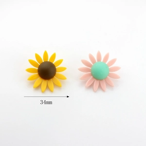 Boucles d'oreilles marguerite en résine 34mm avec motif floral jaune et rose