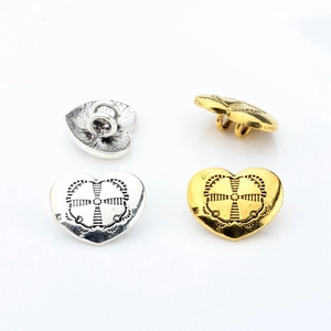Vintage heart shaped alloy buttons in gold and silver for DIY jewelry crafts