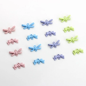 Mini pendentifs nœuds en alliage macaron colorés pour bijoux DIY avec fini mat