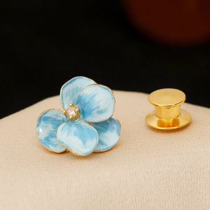Elegant Blue Iris Flower Brooch For Women Copper Gold Plated Enamel Gradient Flower Petal Lapel Pin With Zirconia Anti-Exposure Accessory