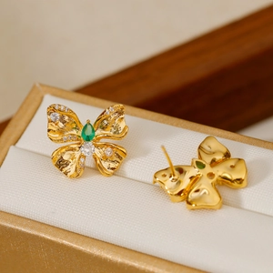 Pendientes de mariposa vintage en plata 925 con piedra verde y chapado en oro