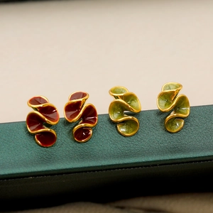 French Retro Flower Ear Clips For Non Pierced Ears 16K Gold Plated Copper Enamel Drip Glaze Silicone Pad Earrings Women Jewelry