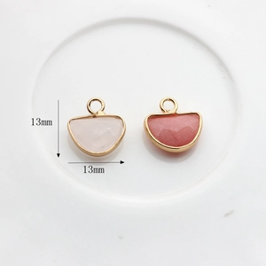 Mini-Halbkreis-Natursteinanhänger mit Goldkante, 13mm D-Form Anhänger für DIY-Schmuck