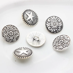 Retro silver alloy star and flower buttons for DIY jewelry making and sewing crafts