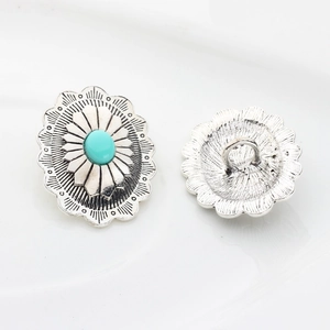 Concho ovale in argento vintage con turchese e incisione radiale dettagliata