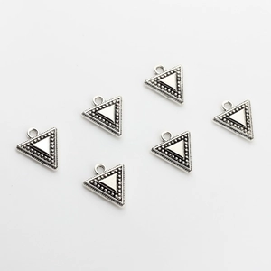 Set van zes antieke zilveren driehoekige hangers met kralenrand voor DIY-sieraden