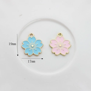 Blaue und rosa 17mm Emaille Kirschblüten Anhänger mit Goldrand für Schmuckherstellung