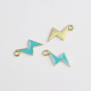 Détails de pendentifs éclair avec émail bleu ciel et placage en or brillant