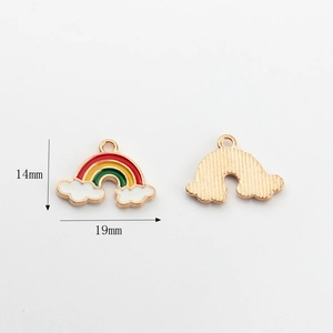 Voor- en achterkant van de 14x19mm regenboog hanger voor DIY-sieraden maken