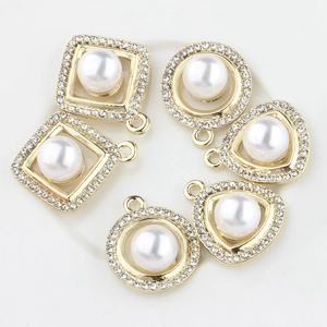 Set of 6 gold alloy pendants with rhinestones and white pearls for DIY jewelry making