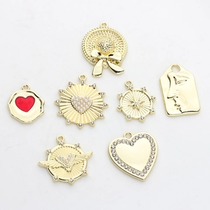 Set van 7 gouden hart- en hoedhangers met strass voor DIY-sieraden maken projecten
