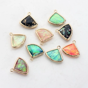 Ginkgoblatt Harz-Anhänger mit Gold-Kupfer-Plattierung und Opal-Effekt für DIY-Schmuck