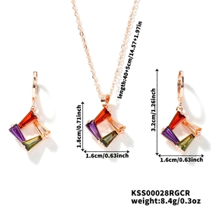 Roségoldenes Brautschmuck-Set mit bunten quadratischen Zirkonia-Halsketten und Ohrringen