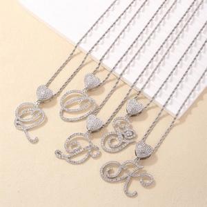 Collana con Pendente a Lettera Iniziale in Rame e Strass per Donna Design Alfabeto Chiusura a Cuore Catena a Torsione Gioielli di Moda