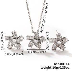 Silver geometric necklace and star earrings set with rectangular zircon stones