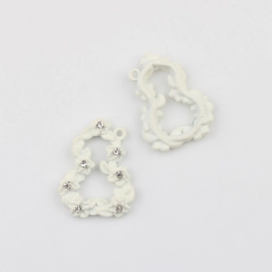 Détails de breloques fleurs blanches avec cristaux et peinture pour création de bijoux