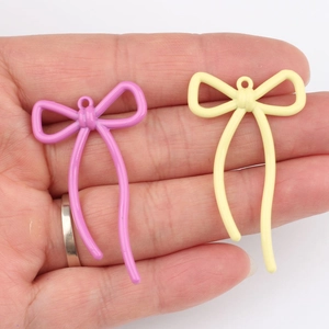 Colgantes de lazo minimalistas en violeta y amarillo crema para hacer joyería DIY