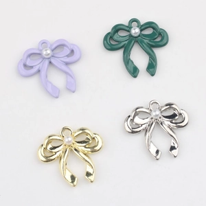 Strikvormige legering hangers met parels in paars, groen, goud en zilver voor DIY-sieraden