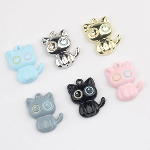 Pendentifs chat minimalistes en alliage pour bijoux DIY en six couleurs avec anneau