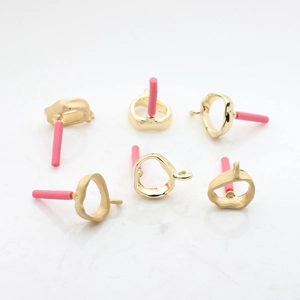Lot de 6 crochets d'oreilles géométriques dorés avec embouts protecteurs pour bijoux DIY