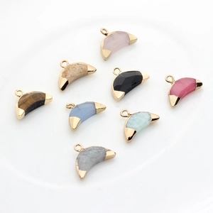 Lot de 8 pendentifs lune en pierre naturelle avec embouts en métal doré et crochets