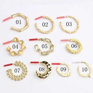 Juego de diez pendientes de aro de aleación dorada con cadenas geométricas para joyería DIY