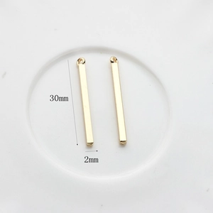 Colgantes rectangulares de aleación dorada de 30mm x 2mm para creación de joyas DIY