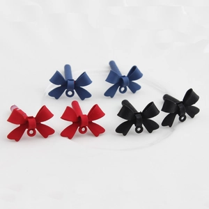 Matte Schleifen-Anhänger in Rot Blau und Schwarz für DIY-Schmuck und Schuhdekor
