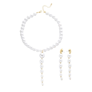 Vintage faux pearl jewelry set with fringe necklace and earrings in gold finish