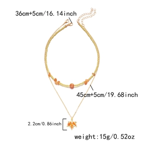 Collana vintage a doppio strato con foglia d'acero, catena dorata e perline arancioni