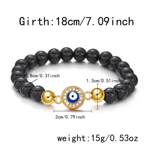 Detail van 8mm zwarte kralen en boze oog bedel met afmetingen en gewichtspecificaties
