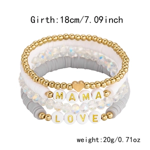 Detailansicht des Mama und Love Perlenarmband-Sets im Boho-Stil, 18 cm Umfang