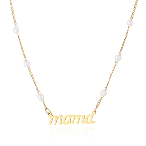 Détail du collier MAMA doré avec perles élégantes et pendentif en lettres polies