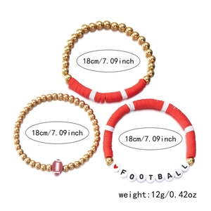 Detailweergave van de 3-delige voetbal armbandenset met maat 18cm en gewichtsspecificaties