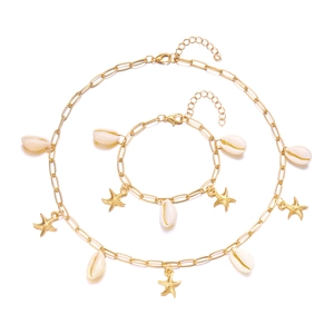 Goldenes Set aus Halskette und Armband mit Muscheln und Seesternen für den Strand