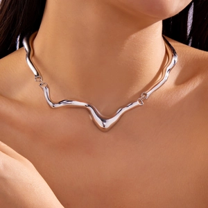 Moderner Flüssigmetall Stil Legierung Choker Unregelmäßige Welle Lava Textur Wellenförmige Geometrische Halskette Für Damen