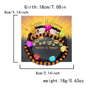 Detalle del juego de pulseras de Halloween con cuentas de calavera y dimensiones
