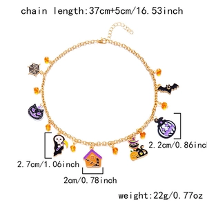 Vue détaillée du collier d'Halloween avec dimensions, poids et pendentifs en émail festifs