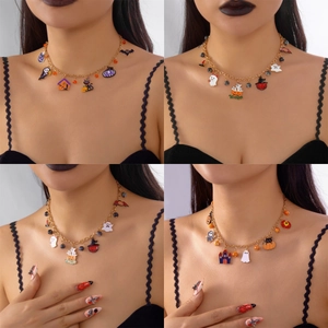 Collier Pendentif Émail Halloween Chaîne Alliage Doré Avec Charmes Citrouille Fantôme Chauve-souris Chat Chapeau de Sorcier Bijoux Gothiques Femme