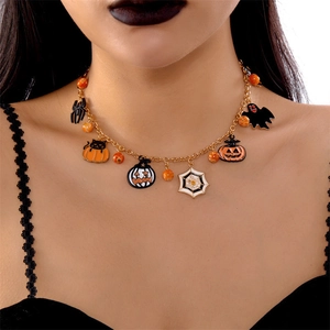 Collier d'Halloween avec pendentifs citrouille chat fantôme et araignée sur chaîne