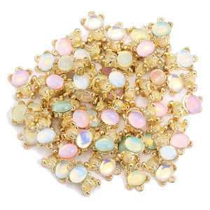 Détails des pendentifs ours en cristal coloré avec alliage doré pour bijoux DIY