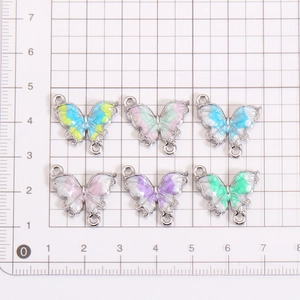 Lot de 6 breloques papillon en émail dégradé et alliage pour la création de bijoux
