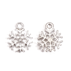 Silver snowflake alloy pendants with central rhinestone and mesh texture for jewelry DIY
