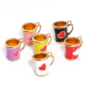 Set di sei ciondoli a forma di tazzina da caffè colorati in smalto per gioielli DIY