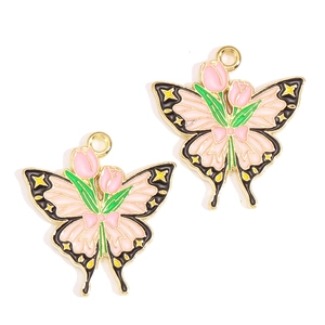 Detailansicht von Schmetterling-Anhängern aus Legierung mit Tulpenmuster für DIY-Schmuck